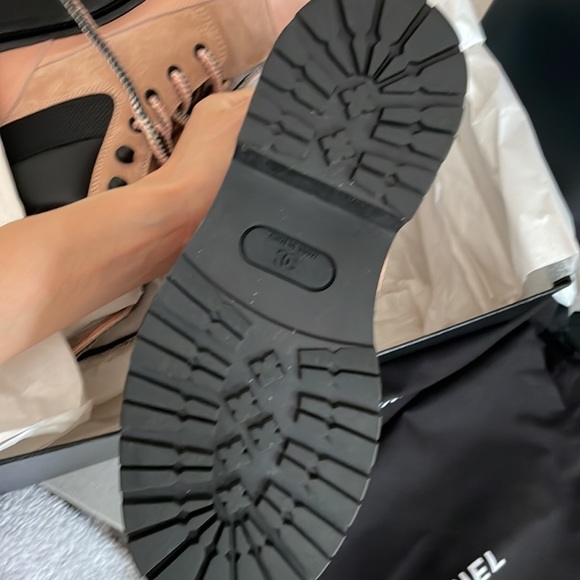 Chanel Suede Boots - Includes original box and dusk bags - Picture 2 of 8